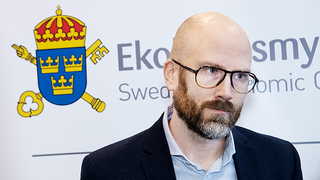 "Jag kan ärligt säga att sammantaget har jag svårt att föreställa mig gärningar som har utförts med större förslagenhet, planering och som orsakat en värre skada än att 100 000 pensionärer om 30 till 40 år får se en viktig del av sin framtida pension förs