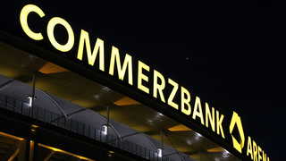 Deutsche Bank har tittat på att ta över Commerzbank och ABN Amro