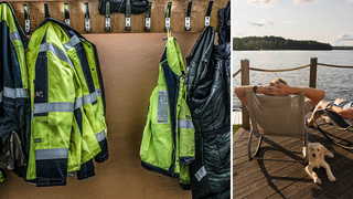 En bild på upphängda arbetskläder i ett omklädningsrum och en bild på ett par som sitter i solstolar på en brygga.