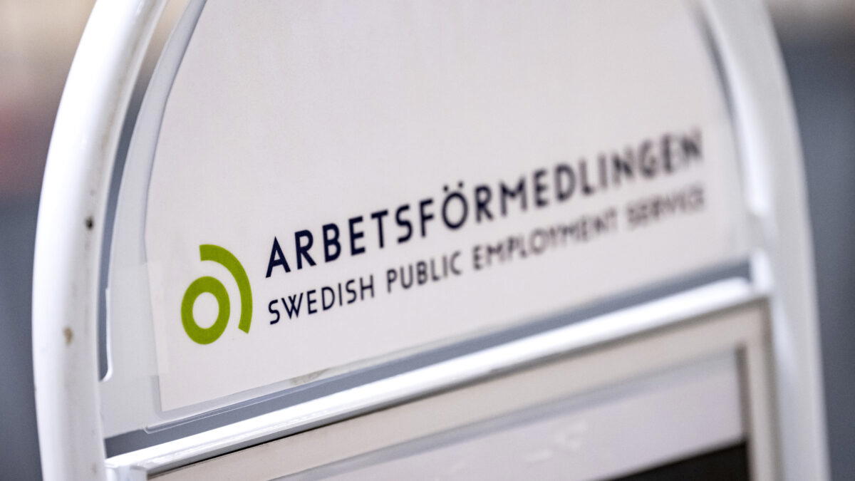 Tuffare kontroll av Arbetsförmedlingen leder till att fler får jobb snabbare. Arkivbild.